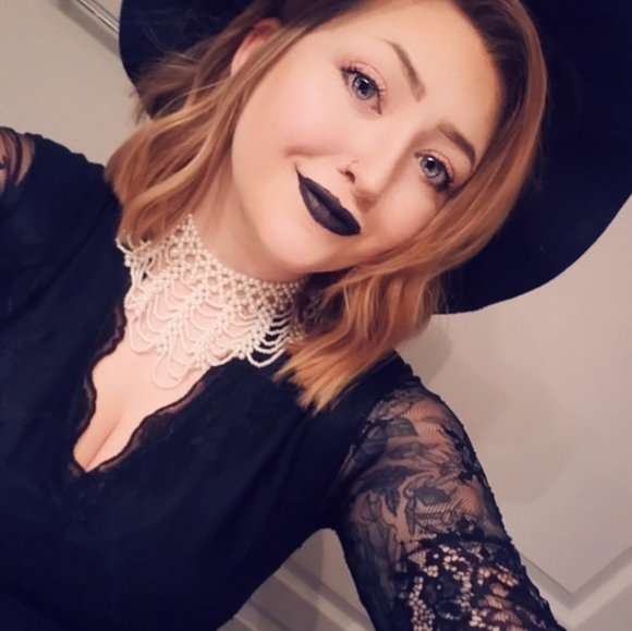 Meet the Posher Other - Meet your Posher, Paige